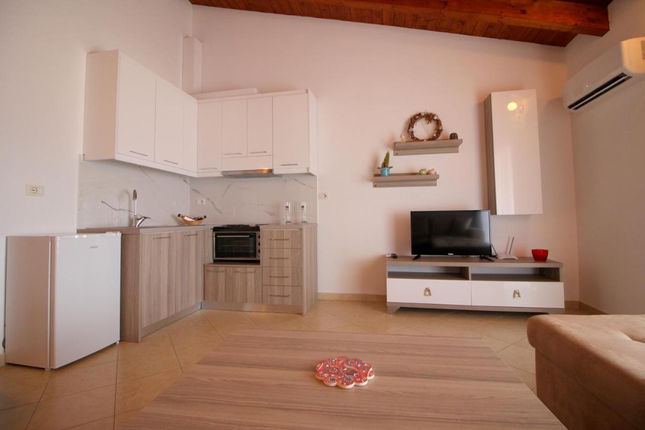 Atlantis Apartments ساراندا المظهر الخارجي الصورة