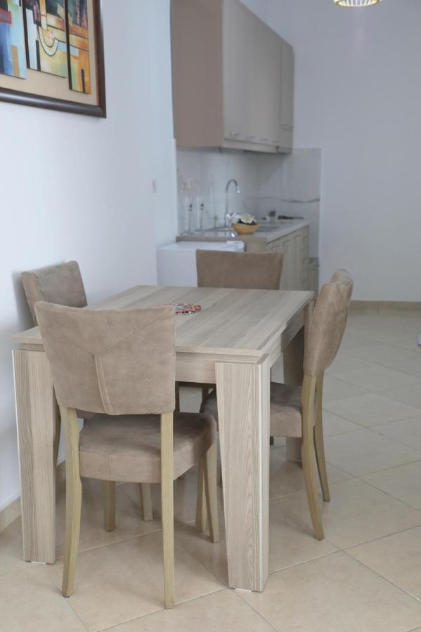Atlantis Apartments ساراندا المظهر الخارجي الصورة