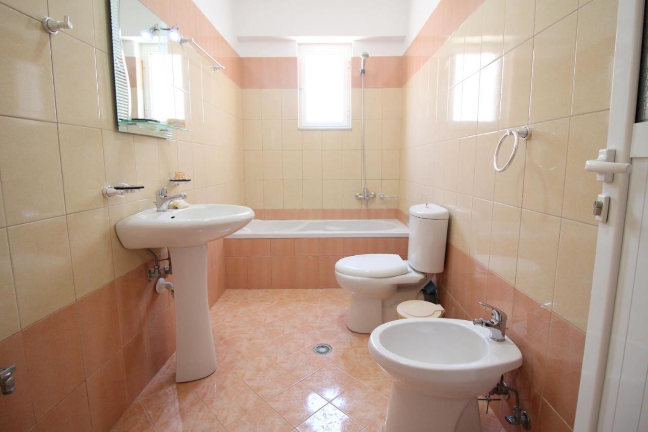 Atlantis Apartments ساراندا المظهر الخارجي الصورة